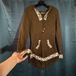 Authentic wool sweater hoodie 🦙